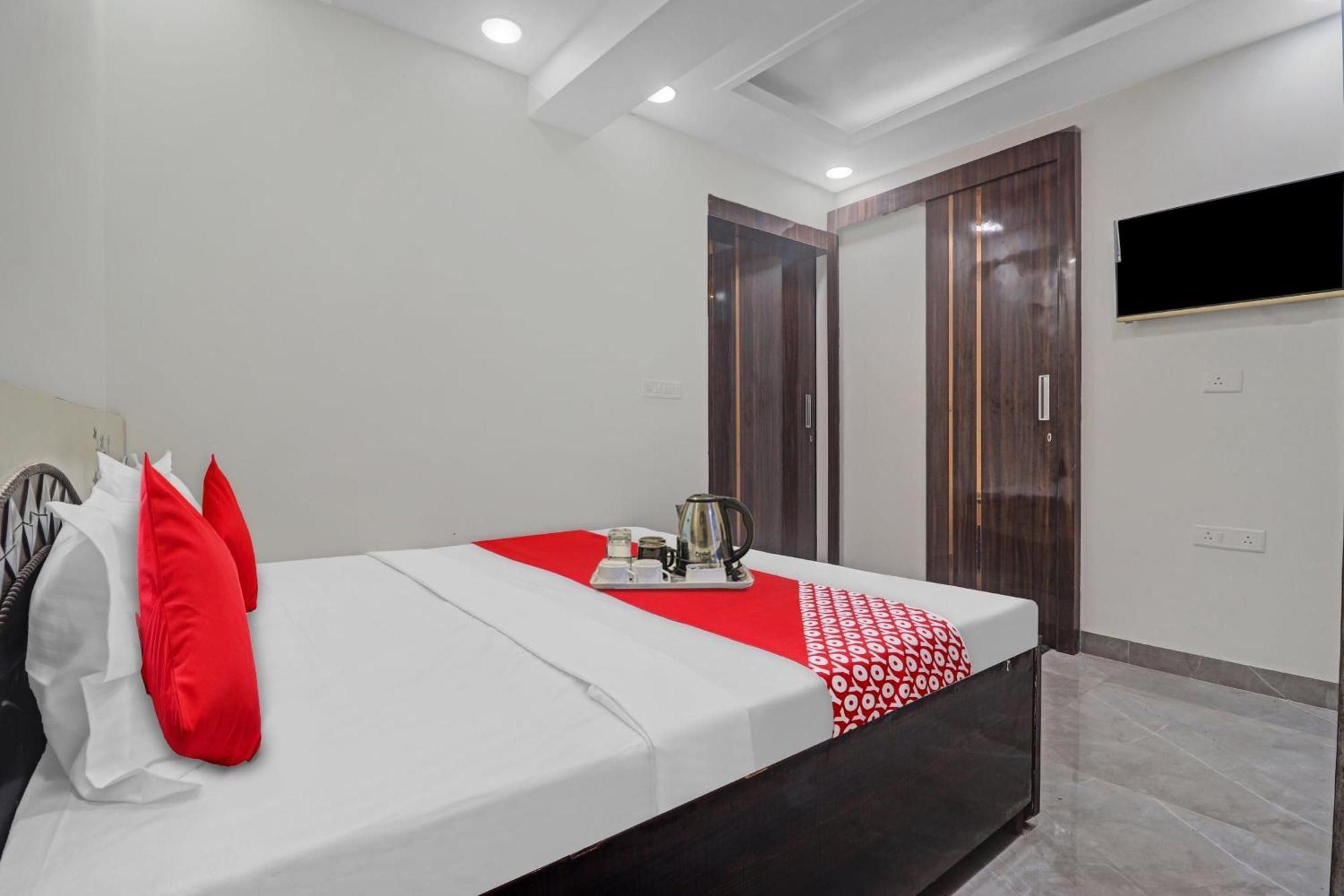 Hotel O Amazing Guest House 新德里 外观 照片